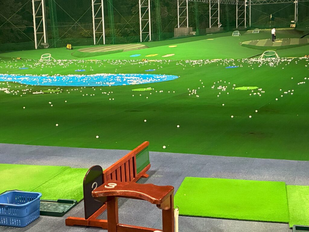 ゴルフ練習場のウラ側お見せします